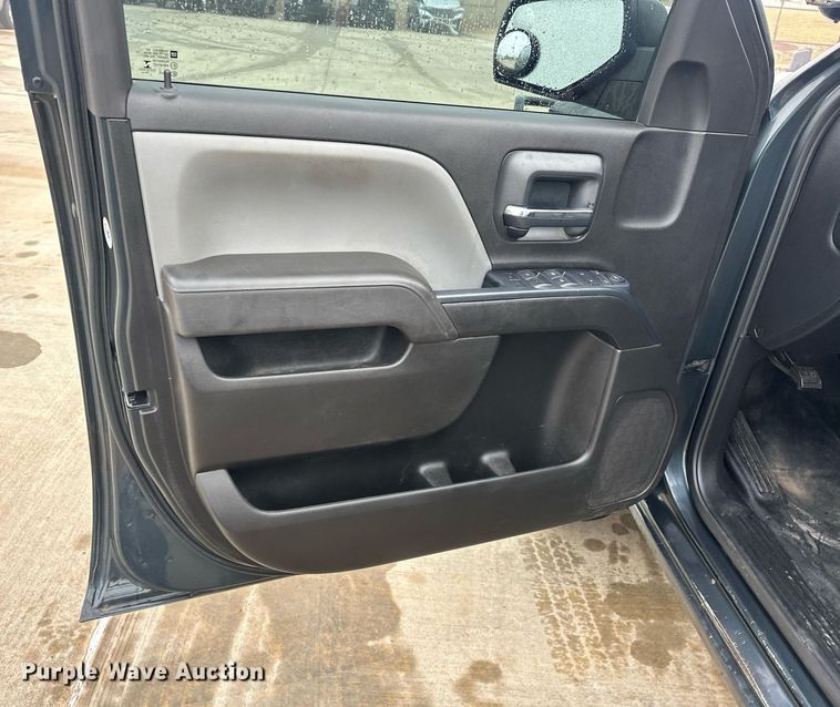 image for item ER4687 2017 Chevrolet Silverado 1500 Double Cab pickup truck