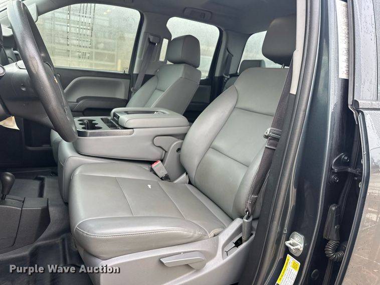 image for item ER4687 2017 Chevrolet Silverado 1500 Double Cab pickup truck