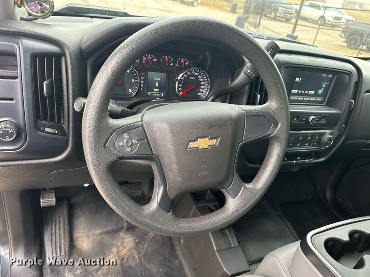 image for item ER4687 2017 Chevrolet Silverado 1500 Double Cab pickup truck