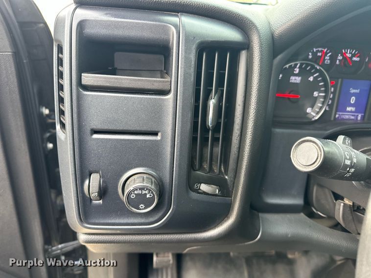 image for item ER4687 2017 Chevrolet Silverado 1500 Double Cab pickup truck