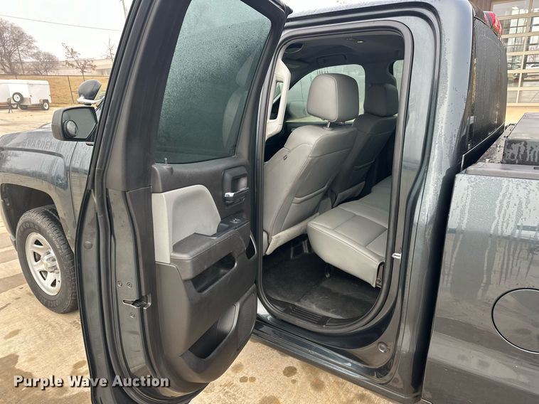 image for item ER4687 2017 Chevrolet Silverado 1500 Double Cab pickup truck