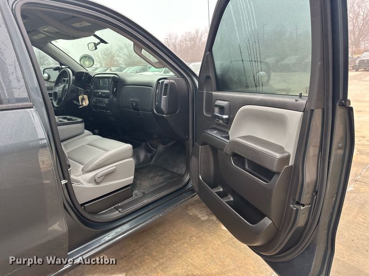 image for item ER4687 2017 Chevrolet Silverado 1500 Double Cab pickup truck