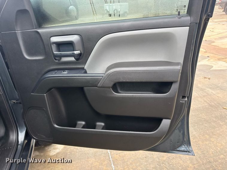 image for item ER4687 2017 Chevrolet Silverado 1500 Double Cab pickup truck