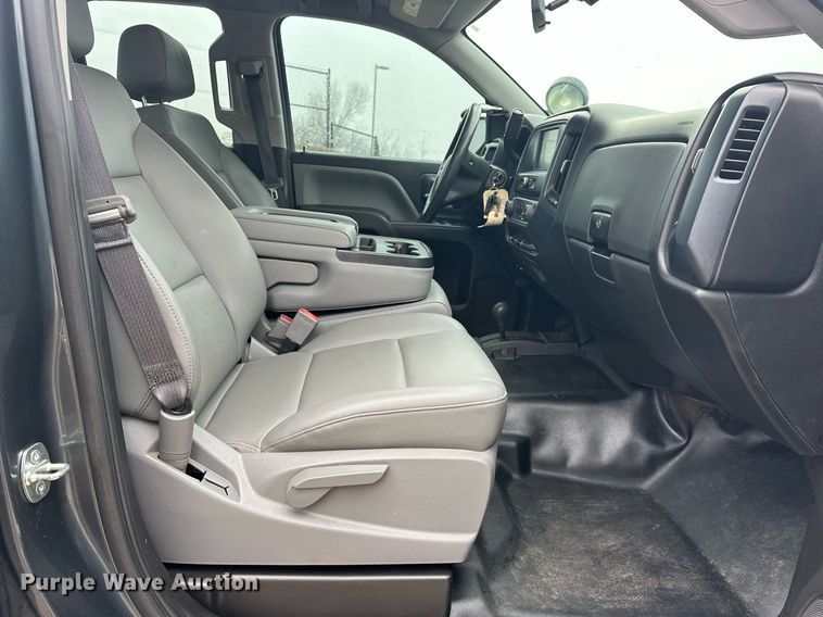 image for item ER4687 2017 Chevrolet Silverado 1500 Double Cab pickup truck