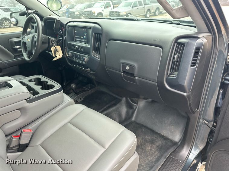 image for item ER4687 2017 Chevrolet Silverado 1500 Double Cab pickup truck