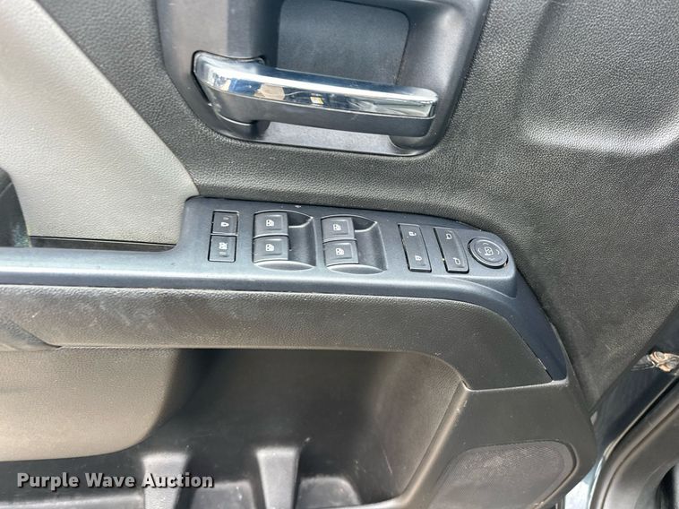 image for item ER4689 2018 Chevrolet Silverado 1500 Double Cab pickup truck