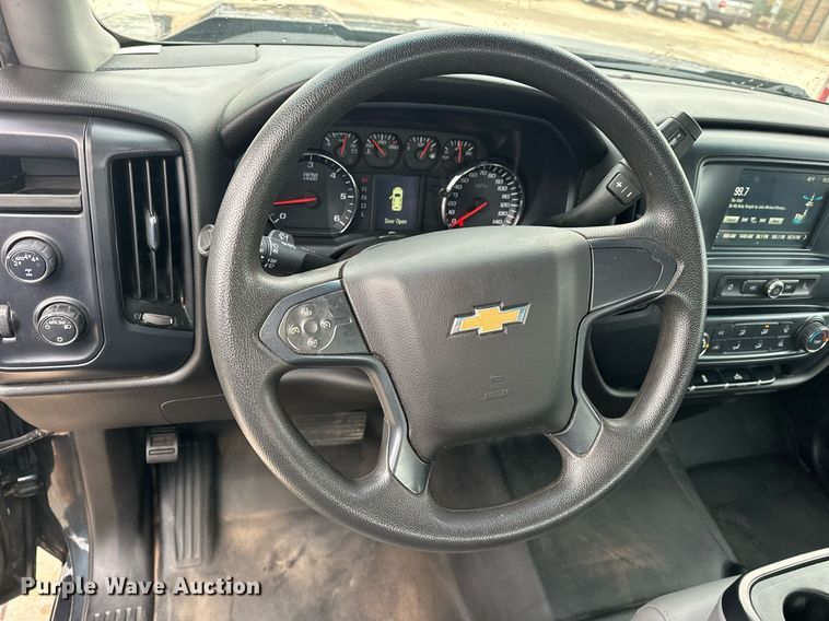 image for item ER4689 2018 Chevrolet Silverado 1500 Double Cab pickup truck