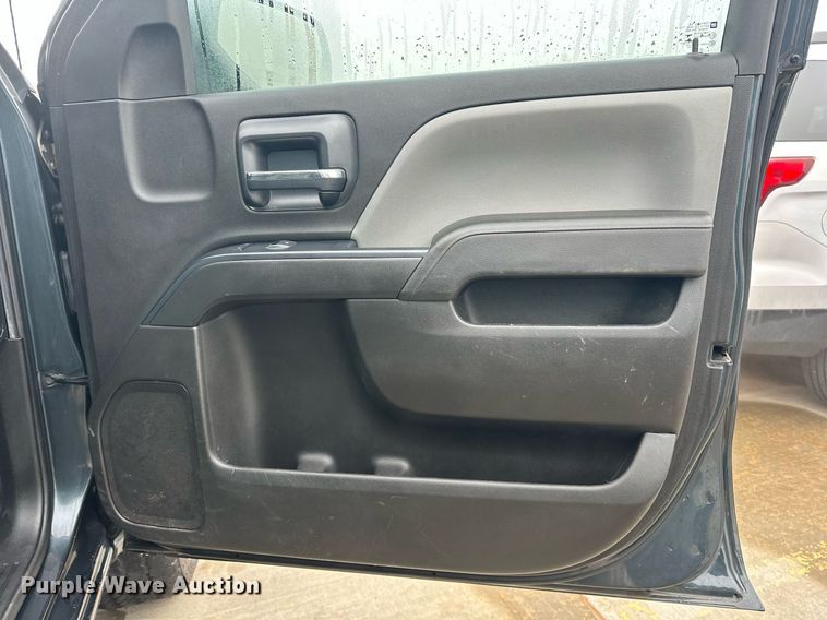 image for item ER4689 2018 Chevrolet Silverado 1500 Double Cab pickup truck