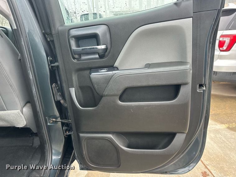 image for item ER4689 2018 Chevrolet Silverado 1500 Double Cab pickup truck