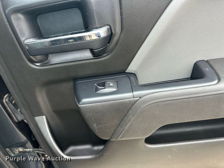 image for item ER4689 2018 Chevrolet Silverado 1500 Double Cab pickup truck