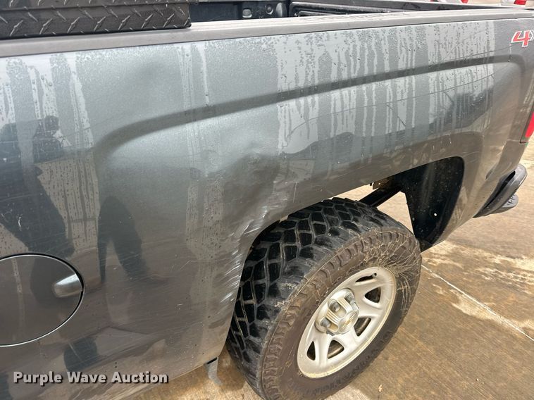 image for item ER4691 2017 Chevrolet Silverado 1500 Double Cab pickup truck