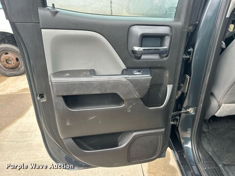 image for item ER4691 2017 Chevrolet Silverado 1500 Double Cab pickup truck