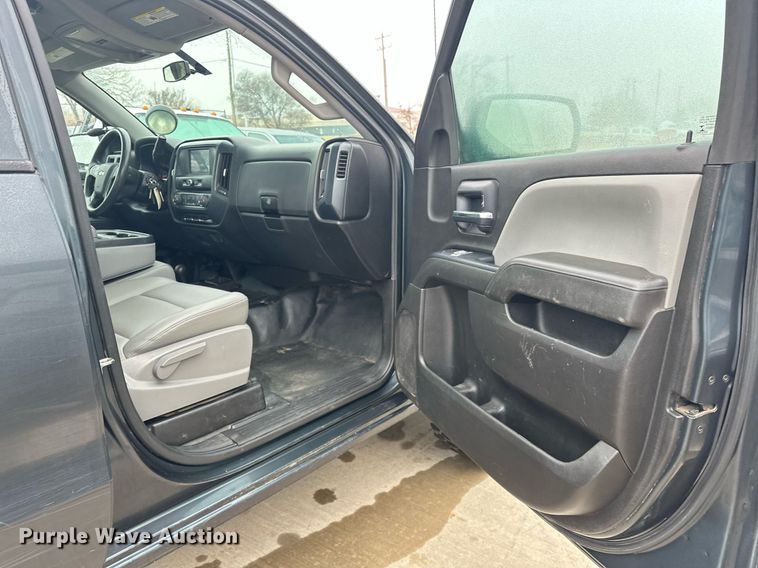 image for item ER4691 2017 Chevrolet Silverado 1500 Double Cab pickup truck