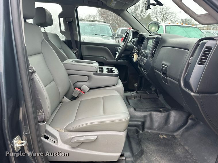 image for item ER4691 2017 Chevrolet Silverado 1500 Double Cab pickup truck