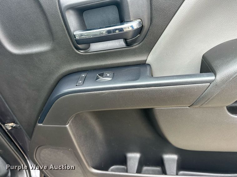 image for item ER4693 2016 Chevrolet Silverado 1500 Double Cab pickup truck