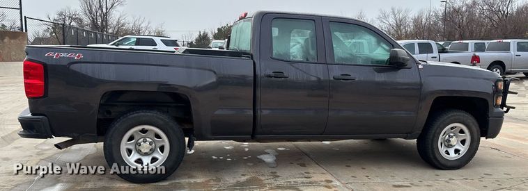 image for item ER4696 2015 Chevrolet Silverado 1500 Double Cab pickup truck