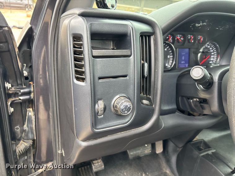 image for item ER4696 2015 Chevrolet Silverado 1500 Double Cab pickup truck