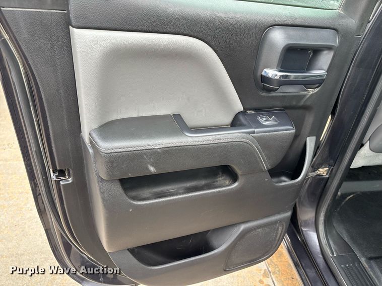 image for item ER4696 2015 Chevrolet Silverado 1500 Double Cab pickup truck