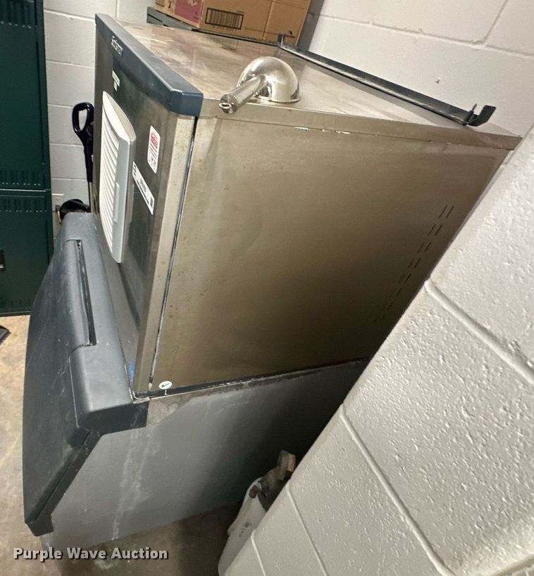 image for item ER4793 Scotsman B330P ice machine