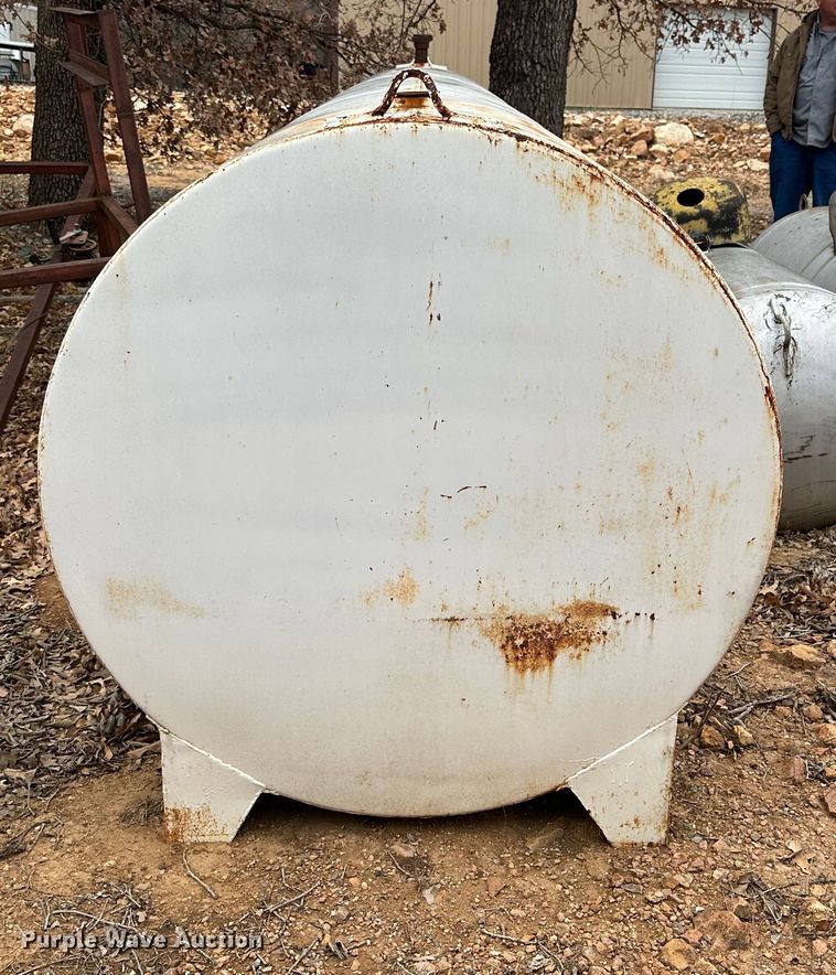 image for item NQ9151 Fuel tank