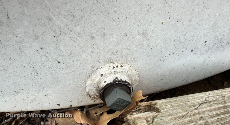 image for item NQ9151 Fuel tank