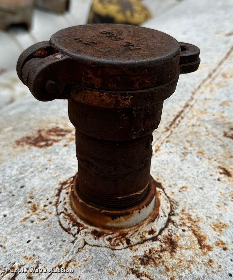 image for item NQ9151 Fuel tank