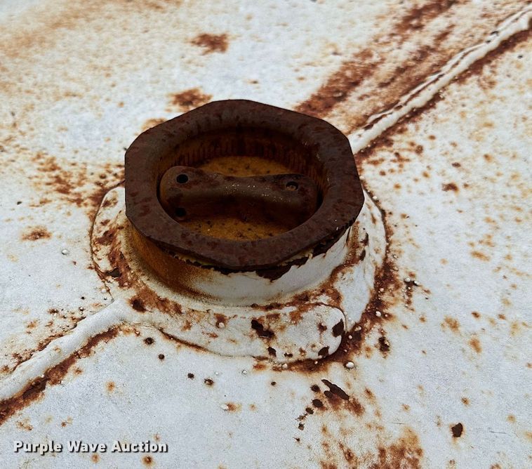 image for item NQ9151 Fuel tank