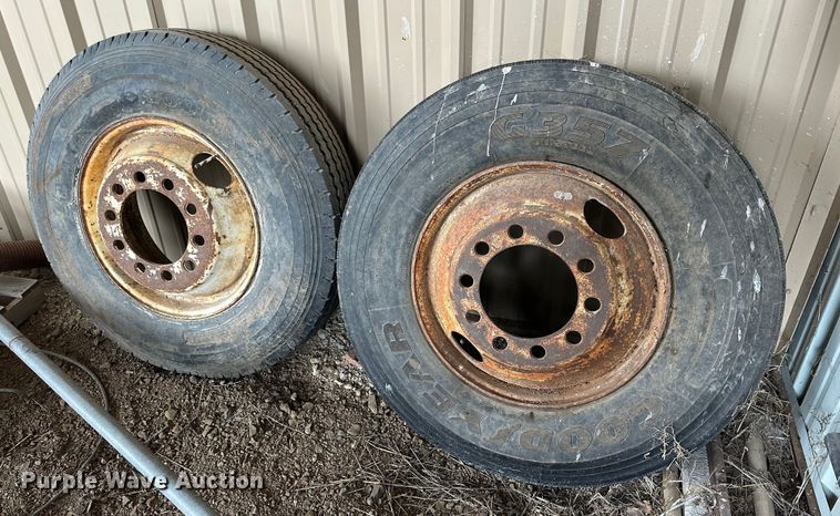 image for item NQ9152 (4) wheels and tires