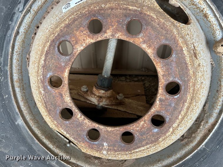 image for item NQ9152 (4) wheels and tires