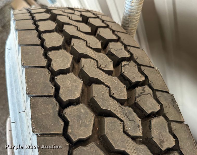 image for item NQ9152 (4) wheels and tires