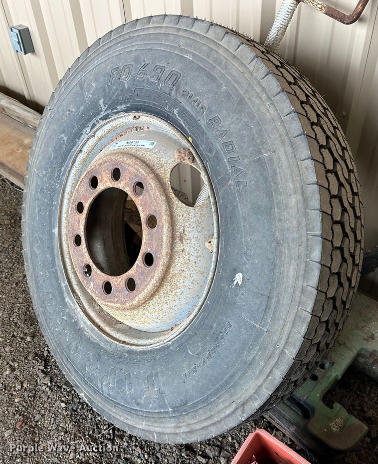 image for item NQ9152 (4) wheels and tires