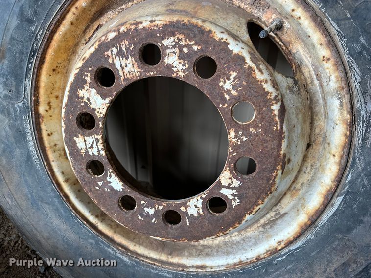 image for item NQ9152 (4) wheels and tires