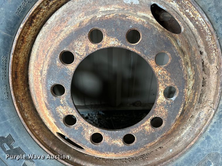 image for item NQ9152 (4) wheels and tires