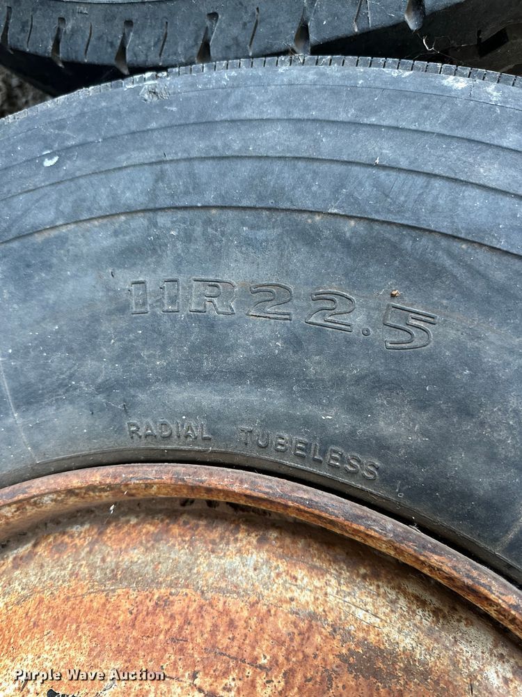 image for item NQ9152 (4) wheels and tires