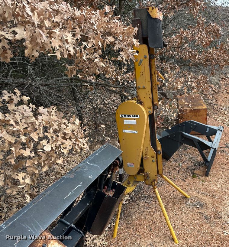 image for item NQ9155 Danuser MD-6 post driver