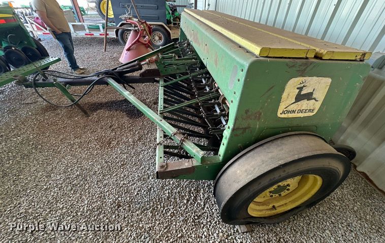 image for item NQ9160 John Deere 8300 grain drill