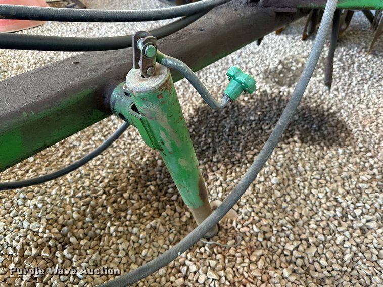 image for item NQ9160 John Deere 8300 grain drill