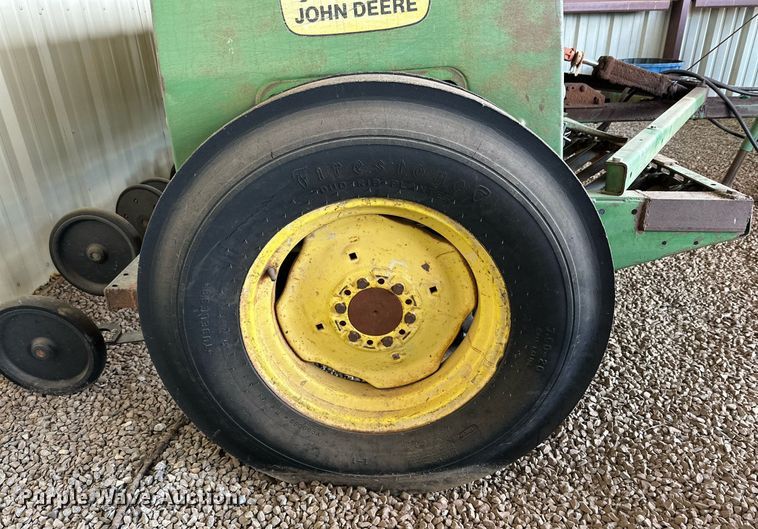 image for item NQ9160 John Deere 8300 grain drill