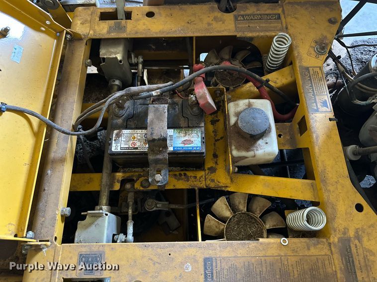 image for item NQ9163 Hustler ZTR lawn mower