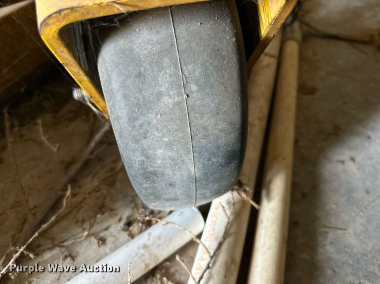 image for item NQ9163 Hustler ZTR lawn mower