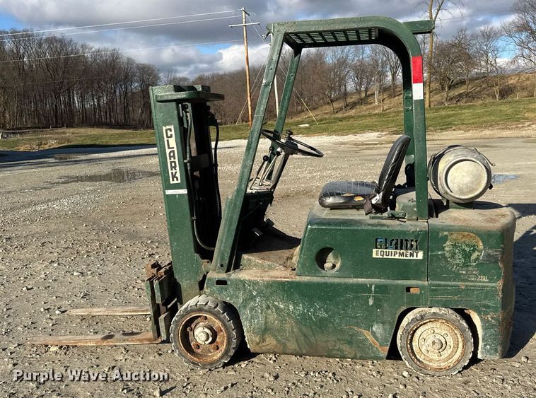 image for item DH9227 Clark C500 forklift