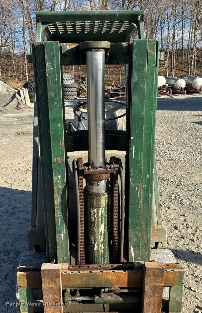 image for item DH9227 Clark C500 forklift