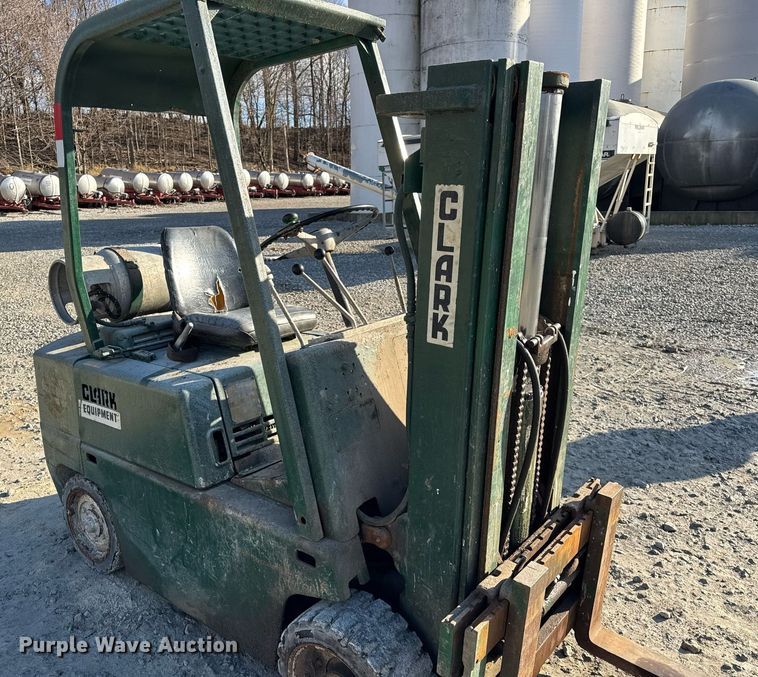 image for item DH9227 Clark C500 forklift