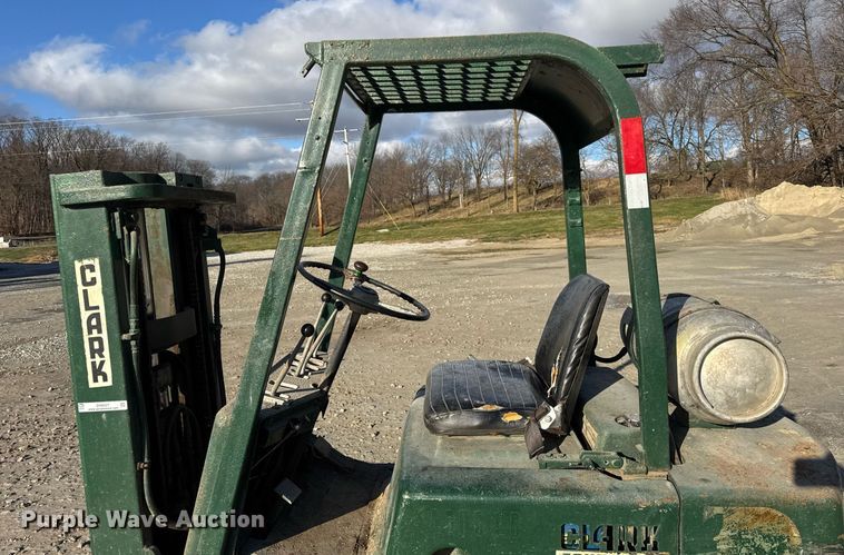 image for item DH9227 Clark C500 forklift