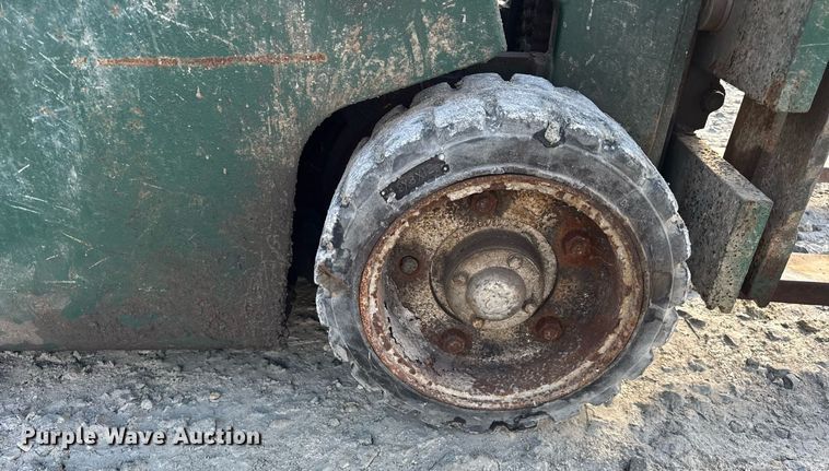 image for item DH9227 Clark C500 forklift