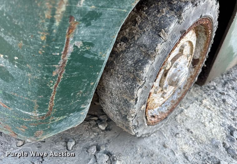 image for item DH9227 Clark C500 forklift