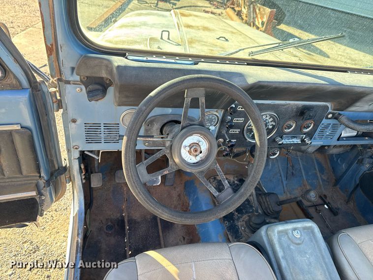 image for item DO0043 1984 American Motors Jeep Wrangler Laredo SUV