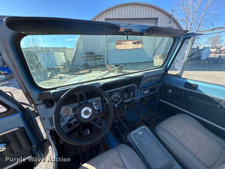 image for item DO0043 1984 American Motors Jeep Wrangler Laredo SUV