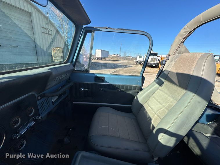 image for item DO0043 1984 American Motors Jeep Wrangler Laredo SUV