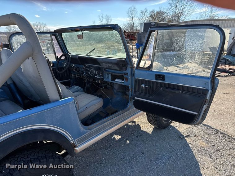 image for item DO0043 1984 American Motors Jeep Wrangler Laredo SUV